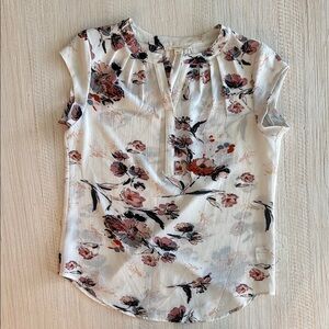 Fun2fun floral blouse size small